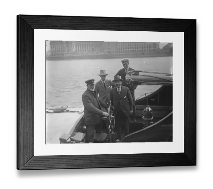 Framed Print : Sir Godfrey Baring makes a lifeboat trip from London to Oxford. Sir Godfrey Baring Framed Print : Sir Godfrey Baring makes a lifeboat trip from London to Oxford. Sir Godfrey Baring