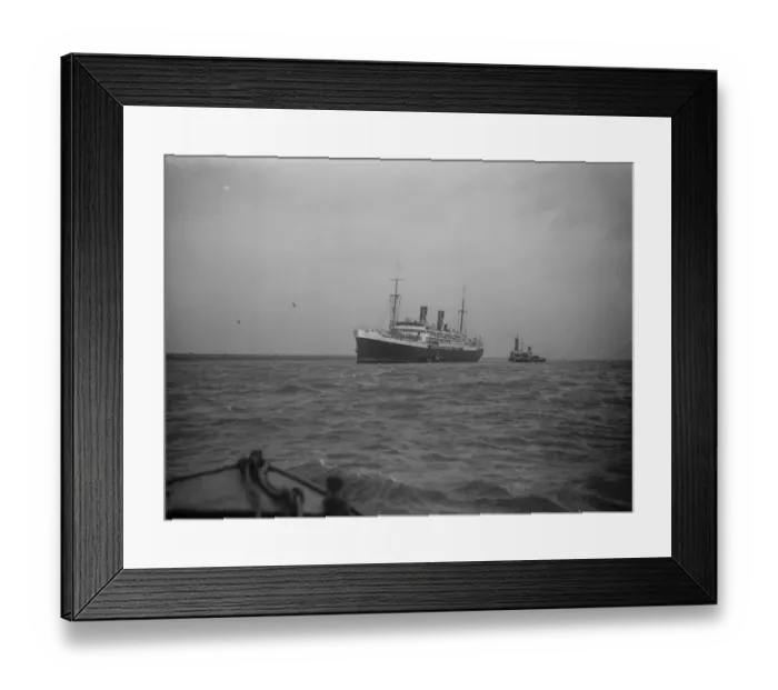 Framed Print : Leonardo da Vinci arrives at Gravesend. 11 December 1929