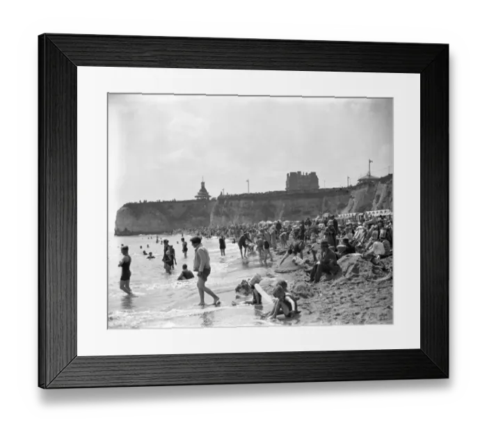 Framed Print : The beach at Ramsgate, Kent, crowded with holiday makers. 6 July 1928 Framed Print : The beach at Ramsgate, Kent, crowded with holiday makers. 6 July 1928