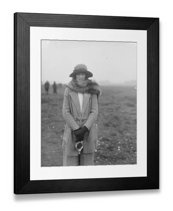 Framed Print : Captain F Montagus shoot at Lynford Hall, Thetford, Suffolk. Miss Underwood Framed Print : Captain F Montagus shoot at Lynford Hall, Thetford, Suffolk. Miss Underwood