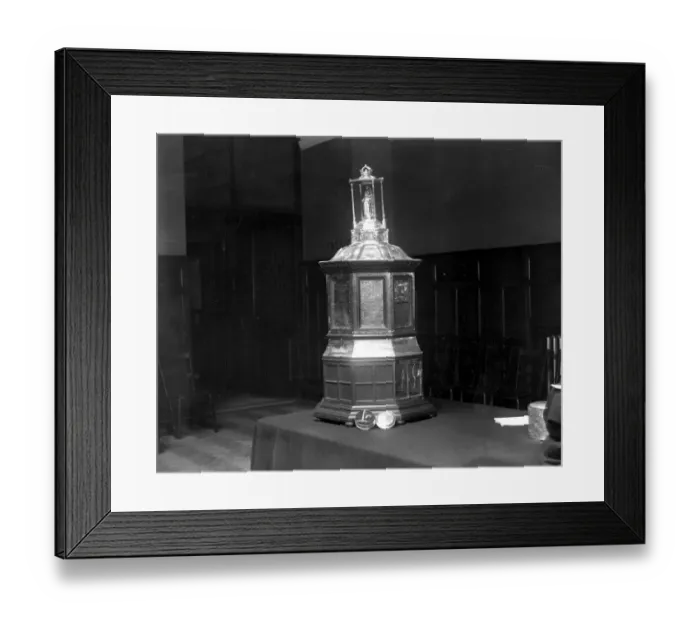 Framed Print : The famous Westminster Tobacco box, taken for Mr Langford Read. 9 September 1924 Framed Print : The famous Westminster Tobacco box, taken for Mr Langford Read. 9 September 1924