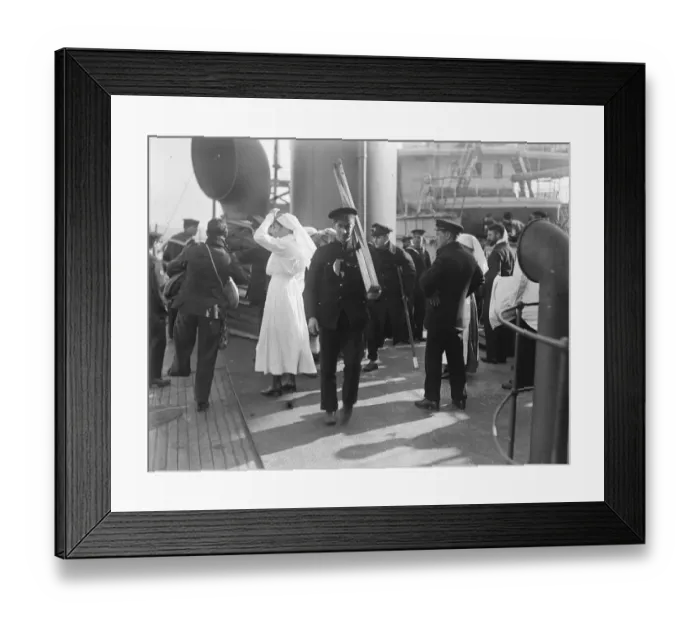 Framed Print : Repatriated Prisoners Arrive at Boston Exchanged prisoners arrive at Boston, Lincolnshire Framed Print : Repatriated Prisoners Arrive at Boston Exchanged prisoners arrive at Boston, Lincolnshire
