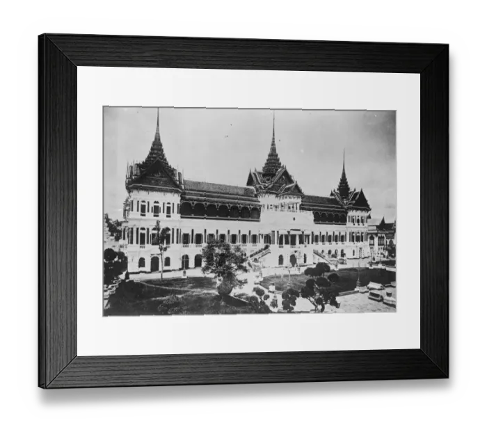 Framed Print : Burglars in throne room. Siam Royal Jewels stolen. Bangkok, the Chakri Royal Palace Framed Print : Burglars in throne room. Siam Royal Jewels stolen. Bangkok, the Chakri Royal Palace