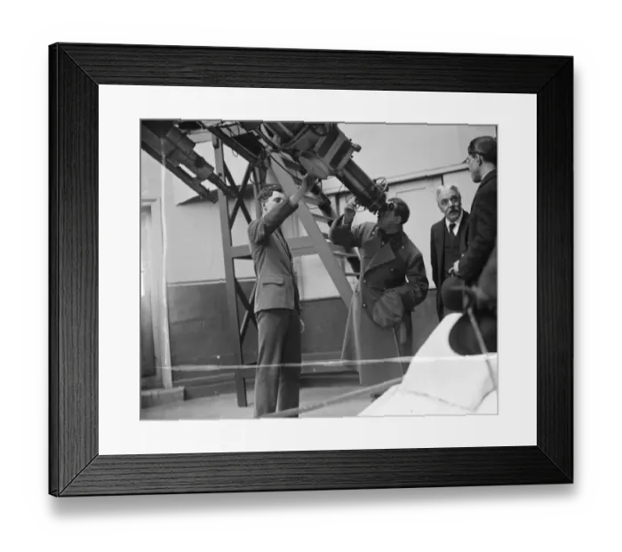 Framed Print : King Amanullah at Greenwich observatory. 12 March 1928 Framed Print : King Amanullah at Greenwich observatory. 12 March 1928