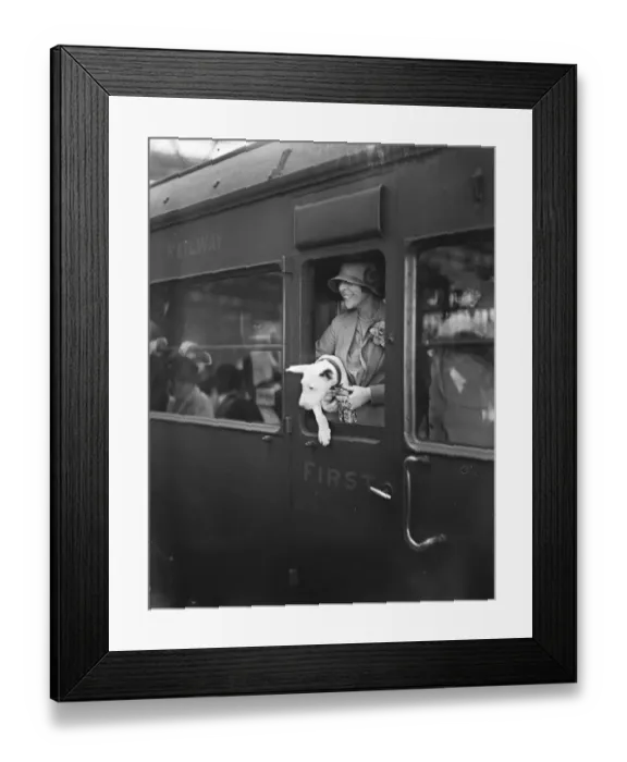 Framed Print : Princess Alice and Lady May Cambridge leave for South Africa. Lady May Cambridge