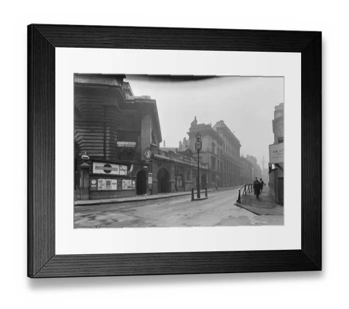 Framed Print : London, King William Street Bank underground station 5 May 1920 Framed Print : London, King William Street Bank underground station 5 May 1920