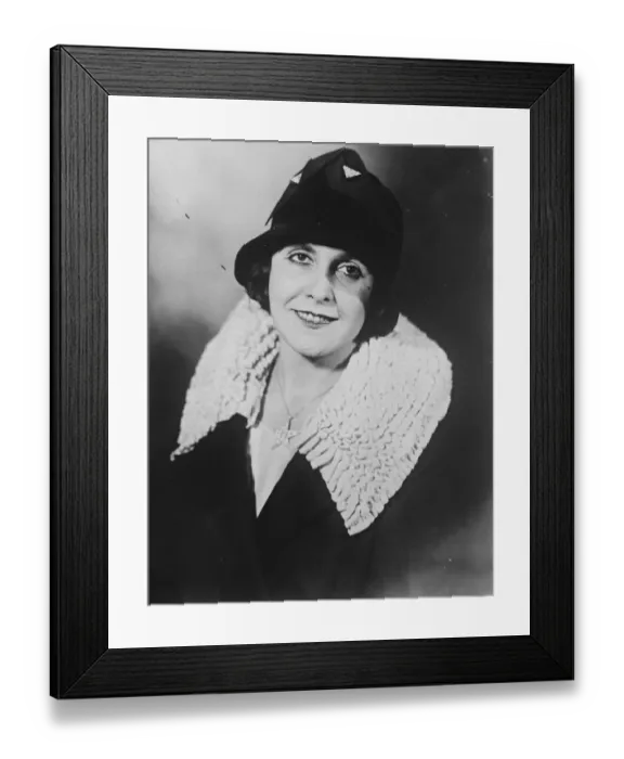 Framed Print : Lady Drummond Hay after her arrival at Lakehurst. 23 October 1928 Framed Print : Lady Drummond Hay after her arrival at Lakehurst. 23 October 1928