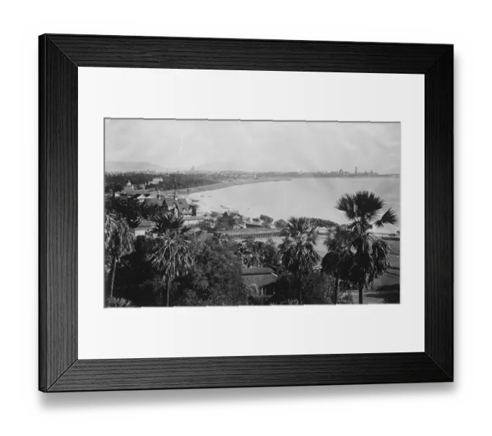 Framed Print : Scene of the Indian kidnapping drama. Malabar Hill, the best residential quarter of Bombay Framed Print : Scene of the Indian kidnapping drama. Malabar Hill, the best residential quarter of Bombay
