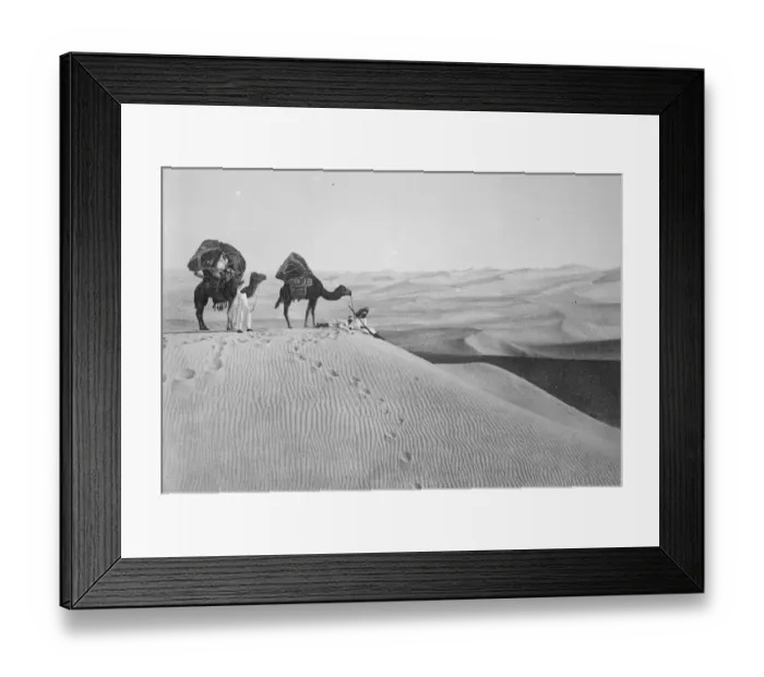 Framed Print : Sahara search for lost airships crew. A striking view in the great Sahara Desert Framed Print : Sahara search for lost airships crew. A striking view in the great Sahara Desert