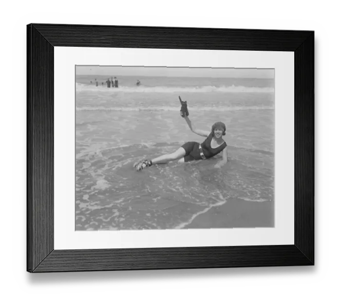 Framed Print : Society at Deauville. Mrs Snowdon Hedley, a well known lady in American society