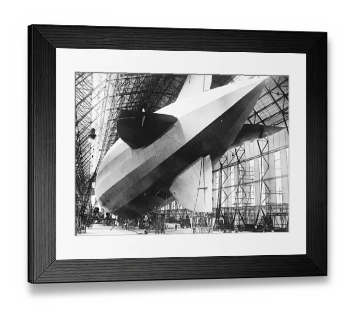 Framed Print : First photos of the zeppelin which will attempt to cross the Atlantic. The rear view of the ZR3 Framed Print : First photos of the zeppelin which will attempt to cross the Atlantic. The rear view of the ZR3