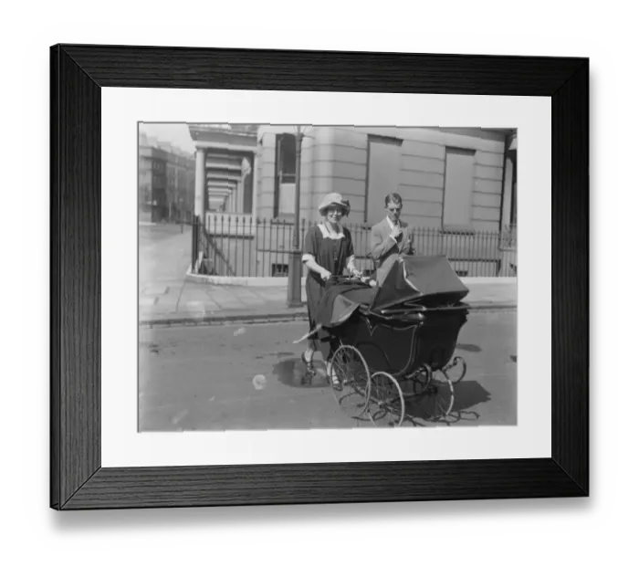 Framed Print : Mr Bonar Laws visitor. Lady Sykes ( wife of Air Marshal Sir Frederick Sykes Framed Print : Mr Bonar Laws visitor. Lady Sykes ( wife of Air Marshal Sir Frederick Sykes