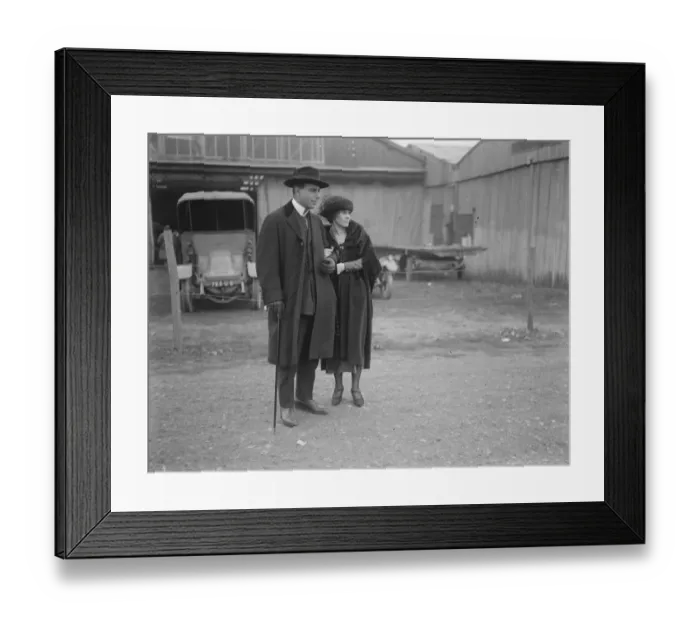 Framed Print : Woman Designs her Husbands Aeroplane Mrs E J Cox the American Airmen who flew a Framed Print : Woman Designs her Husbands Aeroplane Mrs E J Cox the American Airmen who flew a