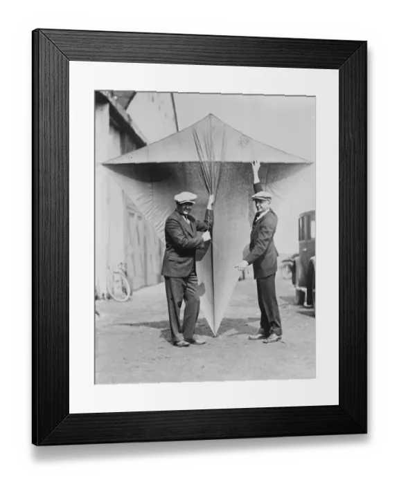 Framed Print : Clarence Duncan Chamberlin ( November 11 1893 - October 30 or 31 1976 ) commences Framed Print : Clarence Duncan Chamberlin ( November 11 1893 - October 30 or 31 1976 ) commences