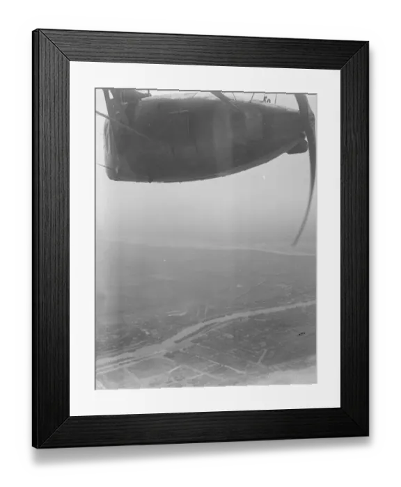 Framed Print : M P Trip in First Great Aerial Passenger Liner A view of Yarmouth roads as seen