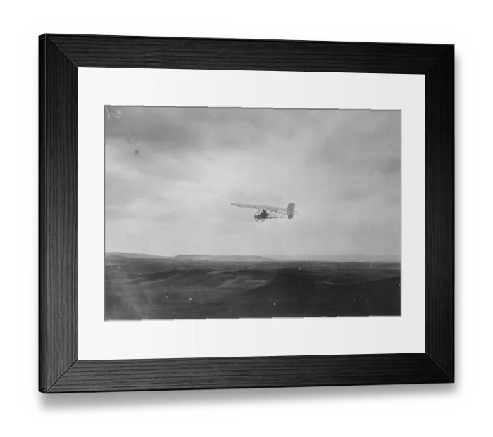 Framed Print : Remarkable Motorless Aviation Meeting Allens machine in flight 12 August 1922 Framed Print : Remarkable Motorless Aviation Meeting Allens machine in flight 12 August 1922