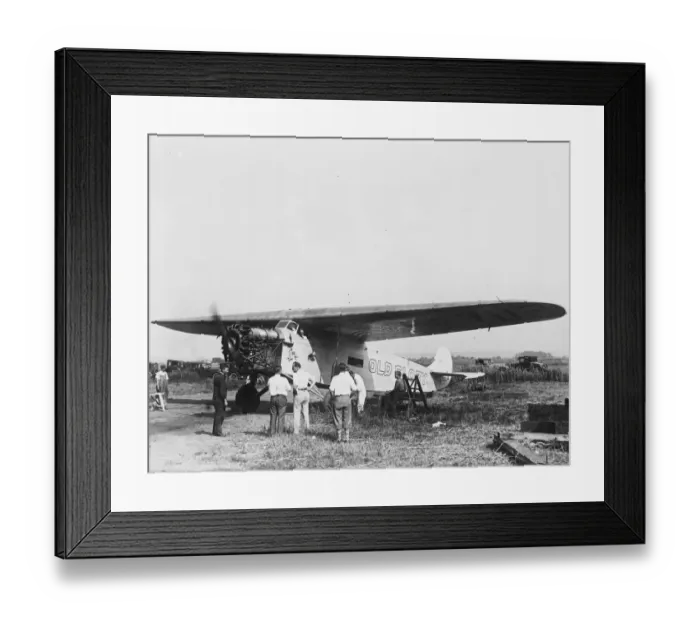 Framed Print : New York - Rome flight. Old Glory. 18 August 1927 Framed Print : New York - Rome flight. Old Glory. 18 August 1927