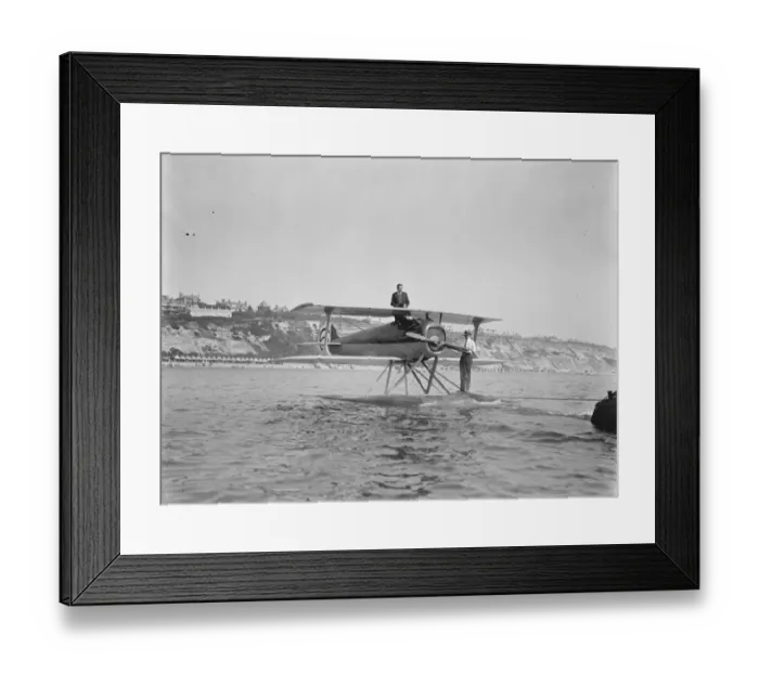 Framed Print : First International Seaplane Race at Bournemouth M Sadi Lecointe ( France ) on a