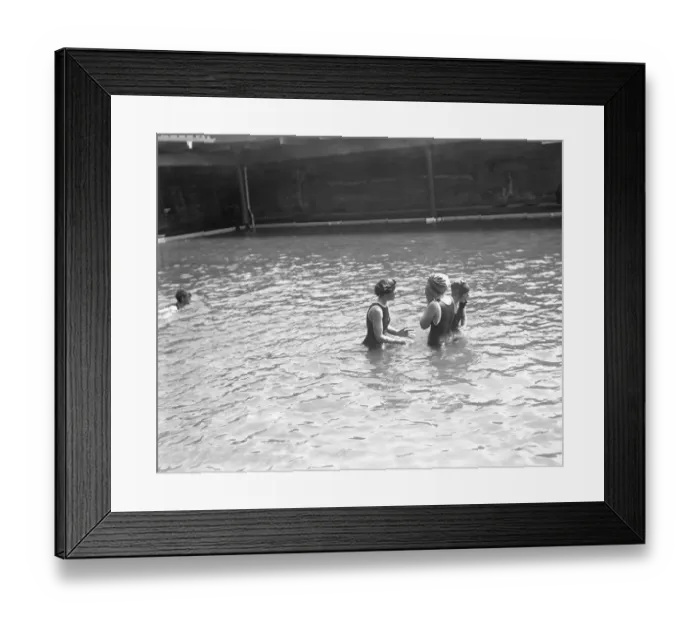 Framed Print : Swimmers in the open air swimming pool at Westcliff - on - Sea, Essex Framed Print : Swimmers in the open air swimming pool at Westcliff - on - Sea, Essex