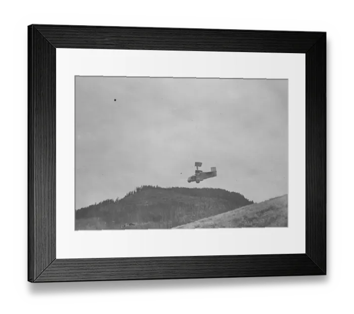 Framed Print : Remarkable Motorless Aviation Meeting The Sardier machine in flight 12 August 1922 Framed Print : Remarkable Motorless Aviation Meeting The Sardier machine in flight 12 August 1922