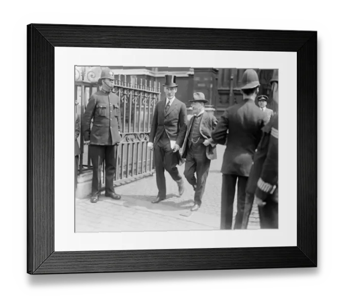 Framed Print : Air minister Unveils Abbey Window to British Flying Services Captain Guest ( in Framed Print : Air minister Unveils Abbey Window to British Flying Services Captain Guest ( in