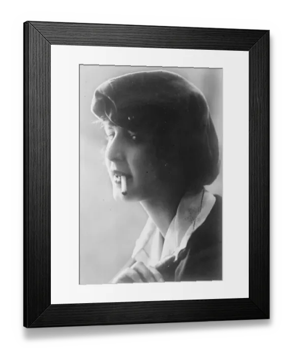 Framed Print : Signorina Giuriati, Italys first woman aviator. 3 December 1926 Framed Print : Signorina Giuriati, Italys first woman aviator. 3 December 1926