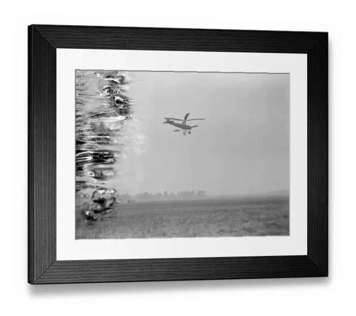 Framed Print : The autogiro demonstrated at Farnborough. The machine in flight. 19 October 1925 Framed Print : The autogiro demonstrated at Farnborough. The machine in flight. 19 October 1925