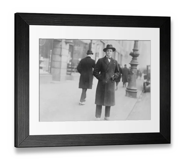 Framed Print : Amundsen Ellsworth Polar Flight Roald Amundsen will shortly arrive at Spitzbergen Framed Print : Amundsen Ellsworth Polar Flight Roald Amundsen will shortly arrive at Spitzbergen