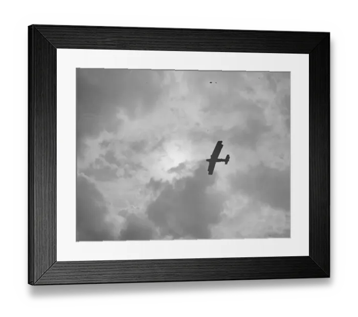 Framed Print : Handley Page bomber at Hendon air force shown in silhouette to the clouds