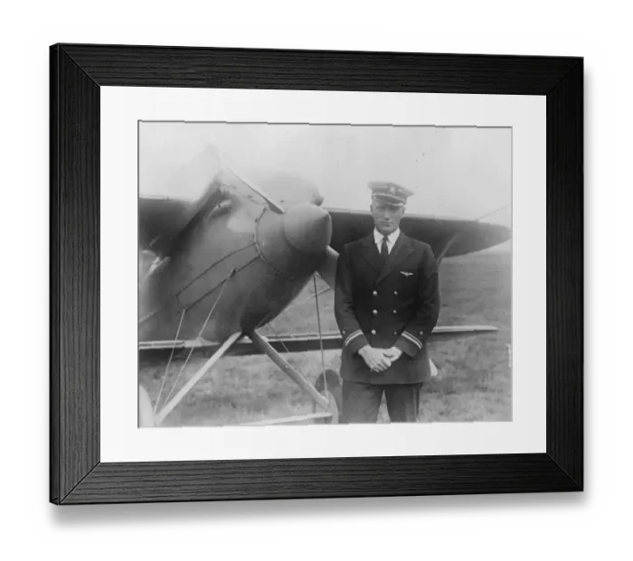 Framed Print : Flying at 302 miles an hour. New world record Lt Alvord J Williams, of the US Framed Print : Flying at 302 miles an hour. New world record Lt Alvord J Williams, of the US