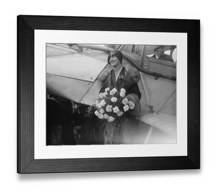 Framed Print : Famous woman aviator returns. Lady Heath ( Mrs Elliot Lynn ) after her arrival Framed Print : Famous woman aviator returns. Lady Heath ( Mrs Elliot Lynn ) after her arrival