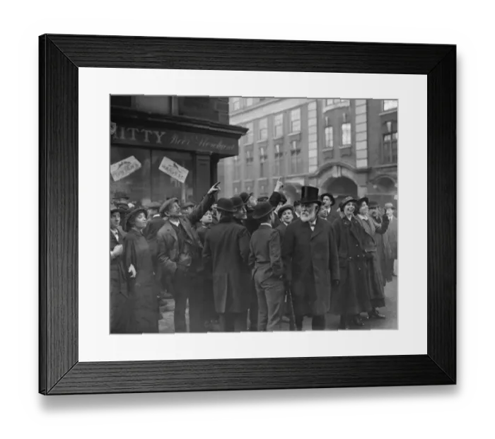 Framed Print : German raider over London. Scenes of excitement. 28 November 1916 Framed Print : German raider over London. Scenes of excitement. 28 November 1916