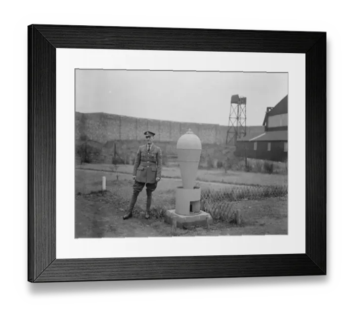 Framed Print : Air Commodore Steel inspects fully fledged aircraftsmen at Cranwell training centre Framed Print : Air Commodore Steel inspects fully fledged aircraftsmen at Cranwell training centre