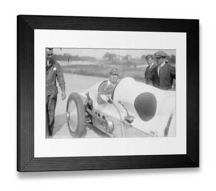 Framed Print : Mr Parry Thomas and Mr Eldridge meet in match for ? 500 a side at Brooklands Mr