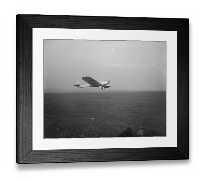Framed Print : Light aeroplane trials at Lympne A Bristol Brownie monoplane during the High Speed Framed Print : Light aeroplane trials at Lympne A Bristol Brownie monoplane during the High Speed