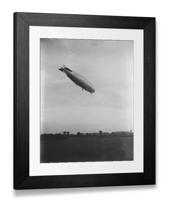 Framed Print : The R 33 leaves her Aerodrome at Pulham, Norfolk, for a short cruise. 5 October 1925 Framed Print : The R 33 leaves her Aerodrome at Pulham, Norfolk, for a short cruise. 5 October 1925