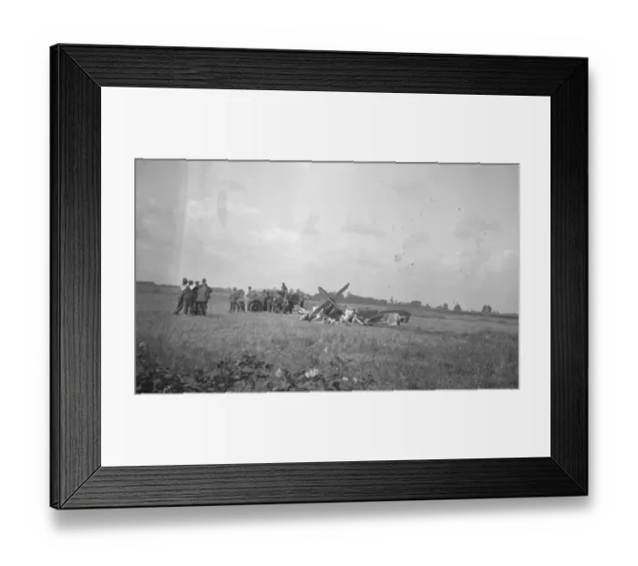 Framed Print : Aeroplane crash Lt from Rs Rosling, Little Waltham, Chelmsford September 1925 Framed Print : Aeroplane crash Lt from Rs Rosling, Little Waltham, Chelmsford September 1925