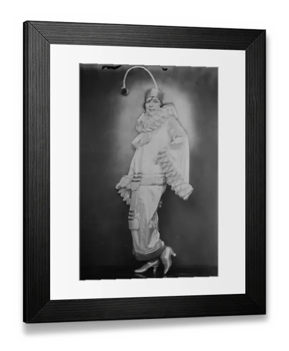 Framed Print : Manchester girl who is now starring in Berlin. Miss Annaliese Wurtz, who is playing Framed Print : Manchester girl who is now starring in Berlin. Miss Annaliese Wurtz, who is playing
