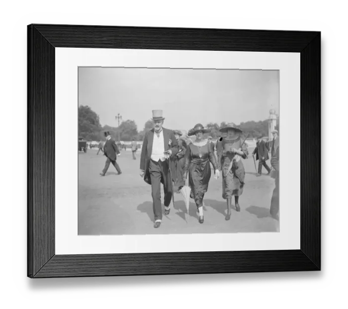 Framed Print : The Kings Garden Party Buckingham Palace Sir W and Lady Davidson and their daughter Framed Print : The Kings Garden Party Buckingham Palace Sir W and Lady Davidson and their daughter