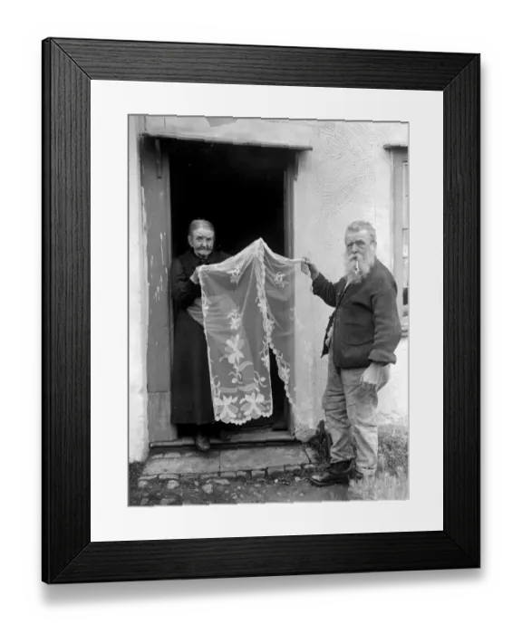 Framed Print : A little known industry in Essex. A Centuries old industry is being carried on in