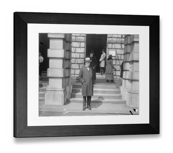 Framed Print : Private view day at the Royal Academy. Lord Cave. 28 April 1922 Framed Print : Private view day at the Royal Academy. Lord Cave. 28 April 1922