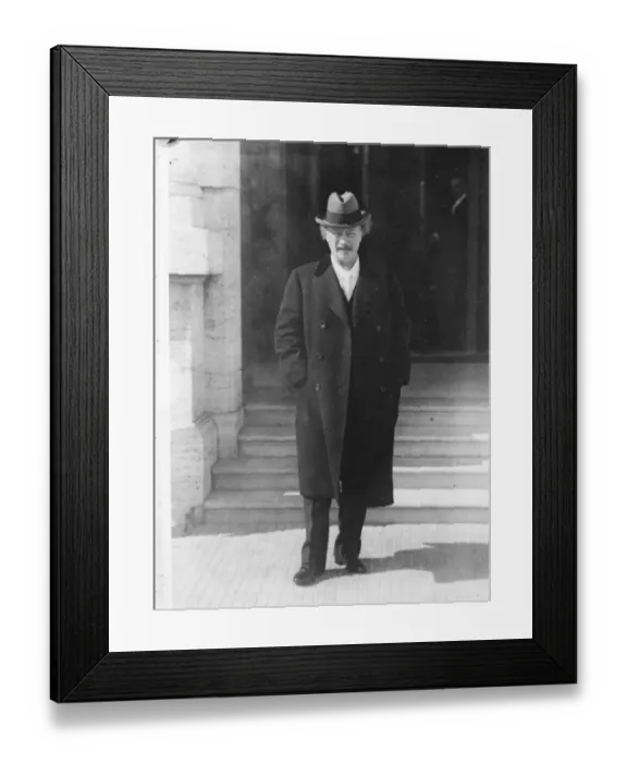 Framed Print : M Paderewski leaving the Excelsior Hotel, Naples 16 May 1925 Framed Print : M Paderewski leaving the Excelsior Hotel, Naples 16 May 1925