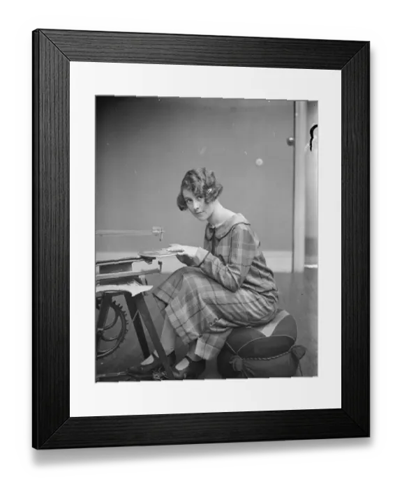 Framed Print : London girls new art craze Miss Lettice Apperly has set up a factory to develop Framed Print : London girls new art craze Miss Lettice Apperly has set up a factory to develop