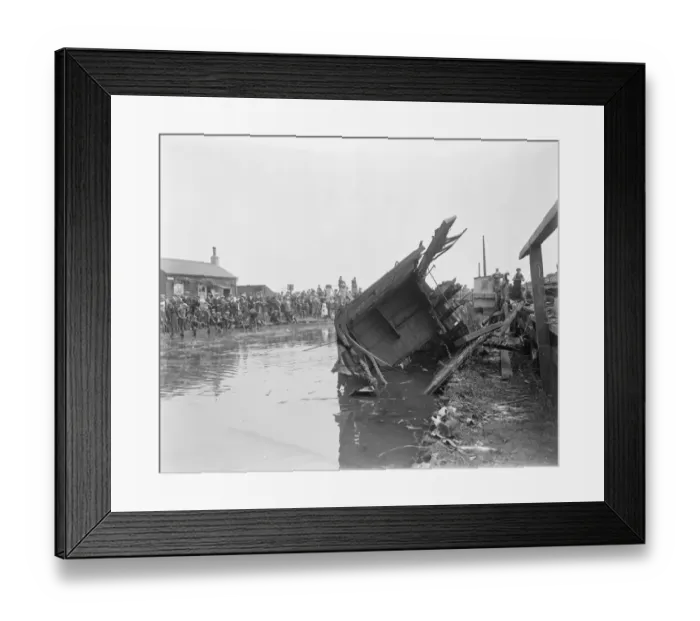Framed Print : Train Smash Near Gravesend. One of the overturned coaches in the canal. 21 August
