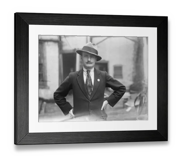 Framed Print : Mr Oliver Baldwin, son of Mr Stanley Baldwin, who is the Labour Candidate for Dudley Framed Print : Mr Oliver Baldwin, son of Mr Stanley Baldwin, who is the Labour Candidate for Dudley