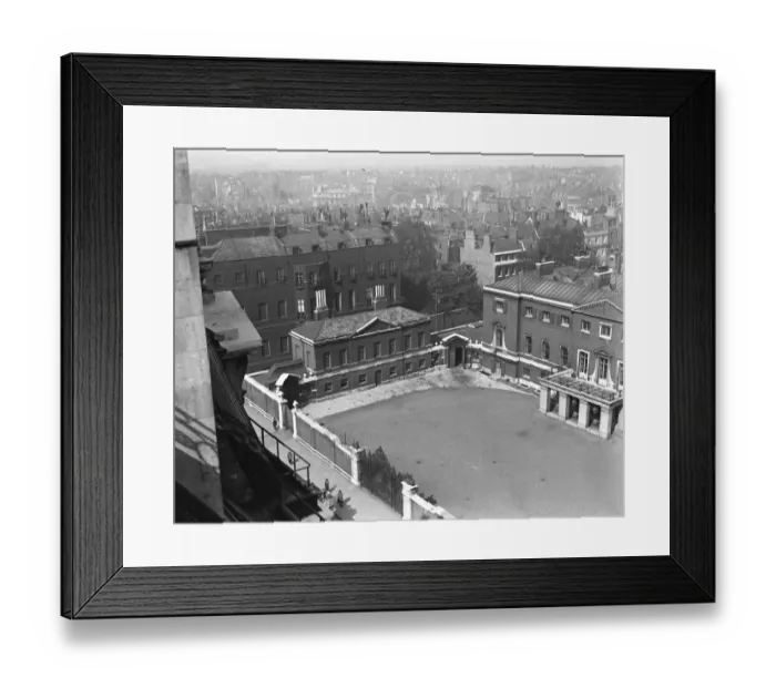 Framed Print : Devonshire House residence of the Dukes of Devonshire in the 18th and 19th centuries 19 Framed Print : Devonshire House residence of the Dukes of Devonshire in the 18th and 19th centuries 19