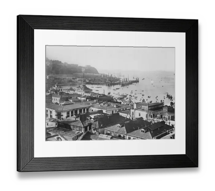 Framed Print : The Princes tour in Chile. Valparaiso, the City and harbour. 1 September 1925 Framed Print : The Princes tour in Chile. Valparaiso, the City and harbour. 1 September 1925