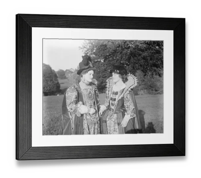 Framed Print : Historical pageant at Wincanton, Somerset Miss J E J Collard ( left ) as Queen Elizabeth Framed Print : Historical pageant at Wincanton, Somerset Miss J E J Collard ( left ) as Queen Elizabeth