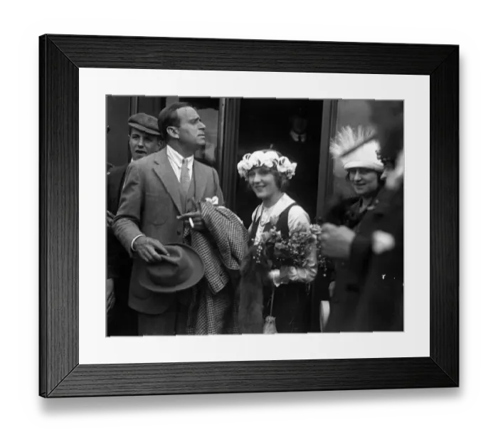 Framed Print : American actors Douglas Fairbanks and his wife Mary Pickford at Waterloo Station Framed Print : American actors Douglas Fairbanks and his wife Mary Pickford at Waterloo Station