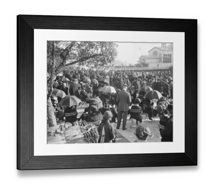 Framed Print : General view of the popular promenade Des Aeglais along the Mediterranean at Nice, France Framed Print : General view of the popular promenade Des Aeglais along the Mediterranean at Nice, France